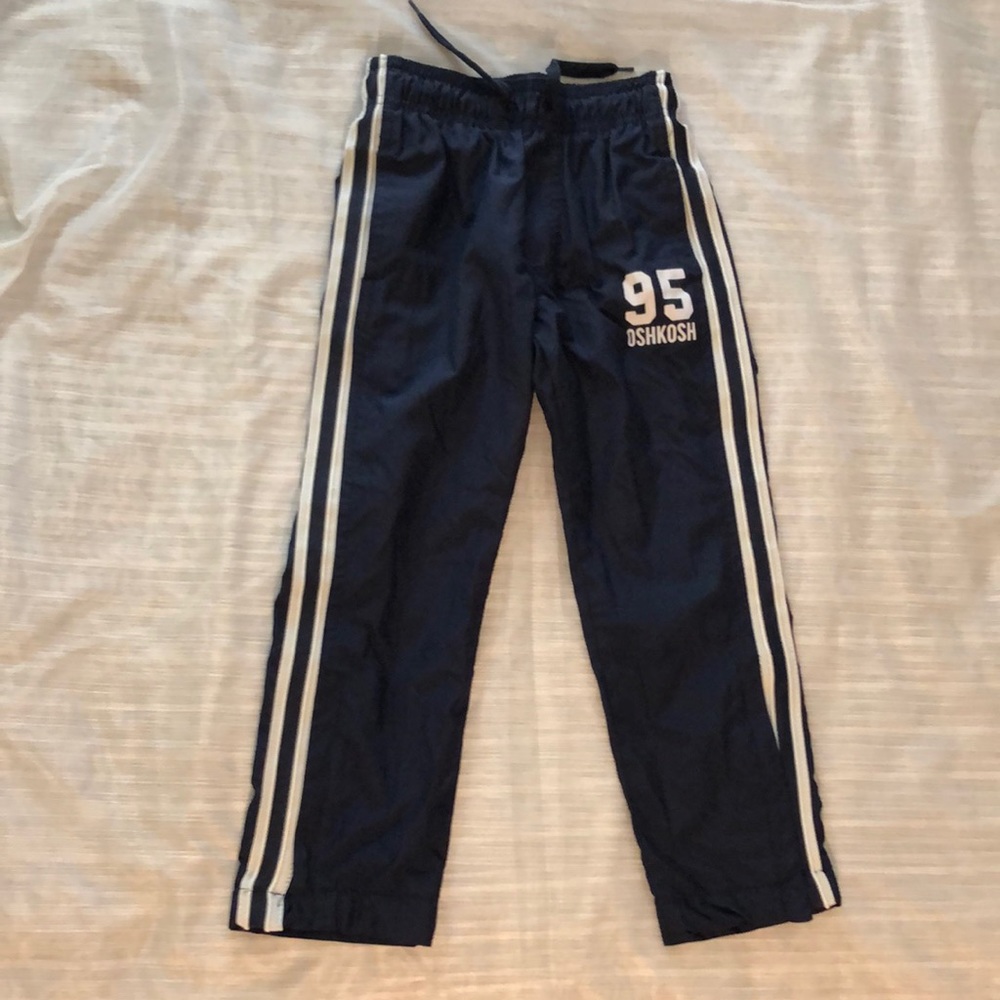 NWOT, OshKosh B’gosh sweatpants kids size 4
